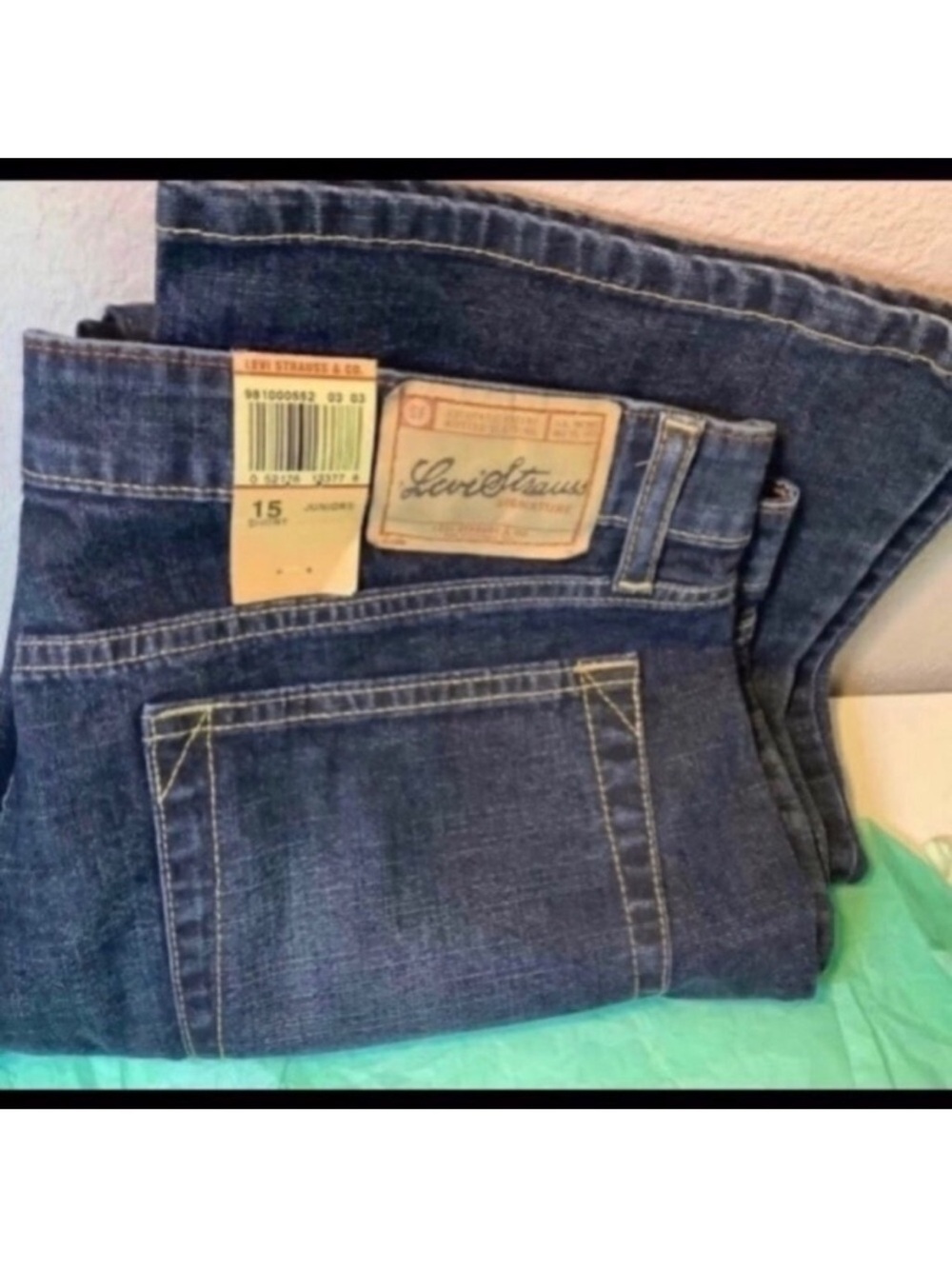 Levi's Women's Indigo Straight-Leg Jeans